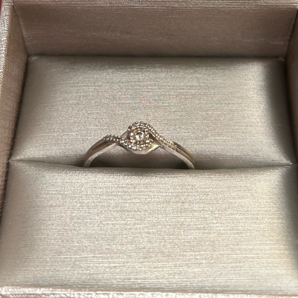 Zales Diamond Accent Woven Promise Ring in 10K White Gold Size 9 - Picture 2 of 3